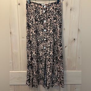 Aritzia Wilfred Amelie skirt leopard print size 4